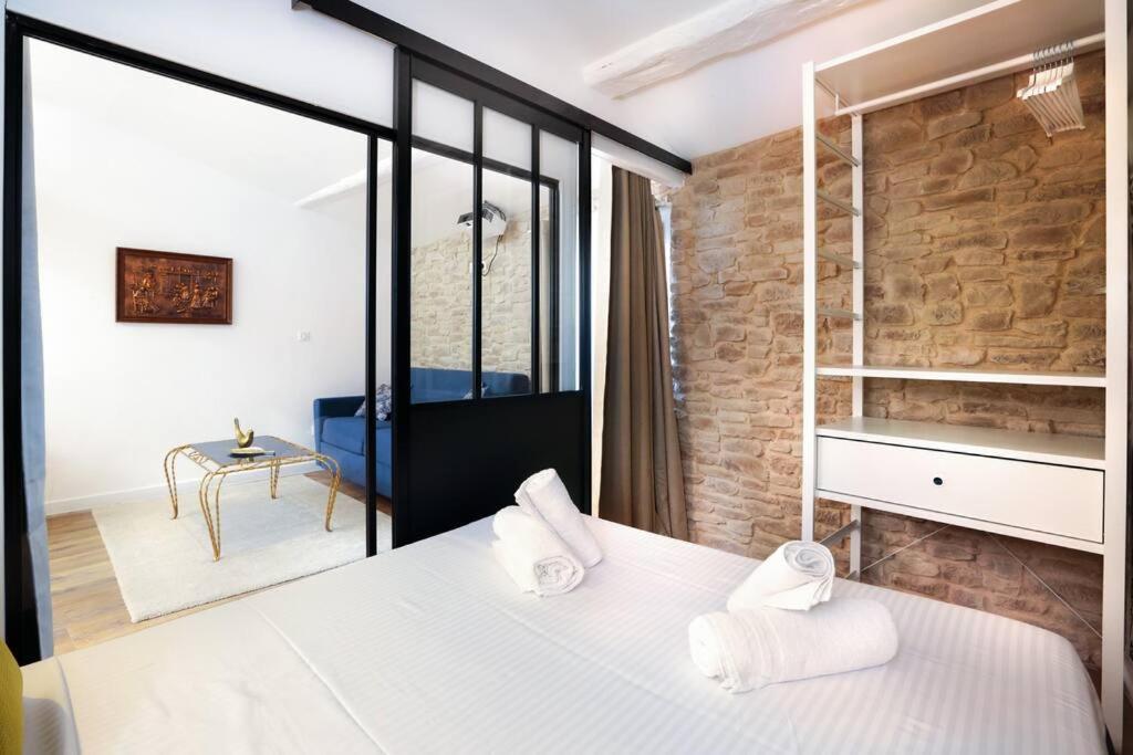 Le Palais D'Alienor - Parking Gratuit Apartment Carcassone Exterior photo