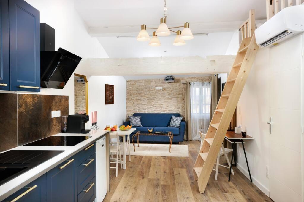 Le Palais D'Alienor - Parking Gratuit Apartment Carcassone Exterior photo